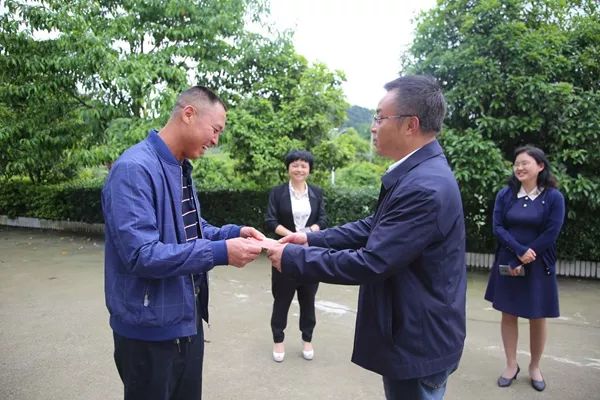 (韦阳慧 文俊入)