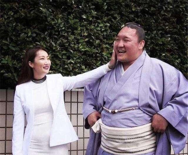 横纲白鹏老婆图片