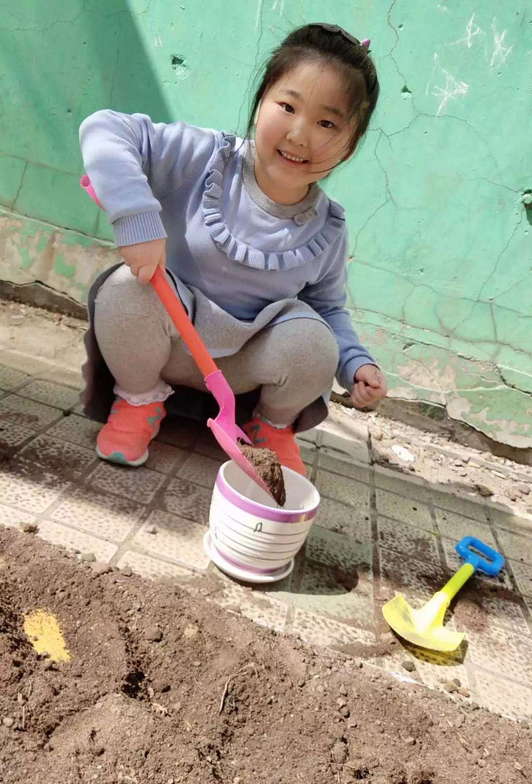 幼儿园的每一个角落都留下了小蜜蜂们勤劳的身影!