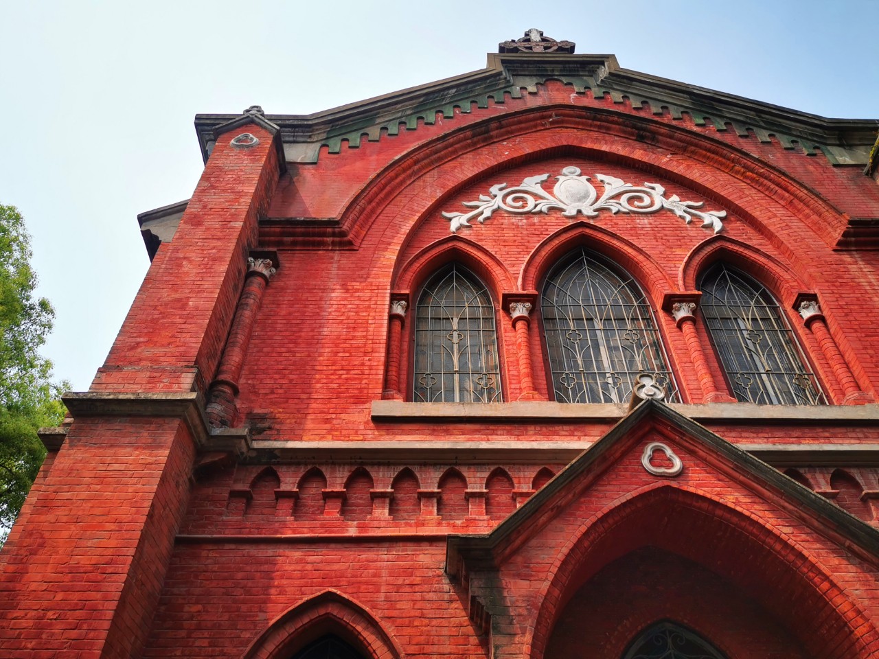 隐藏杭州红会医院内的红砖洋房八十年前曾是贫苦百姓心中的圣地