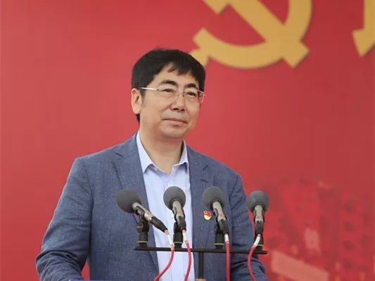 喜人新区地铁8号线首台盾构机钱塘一号给安排上了