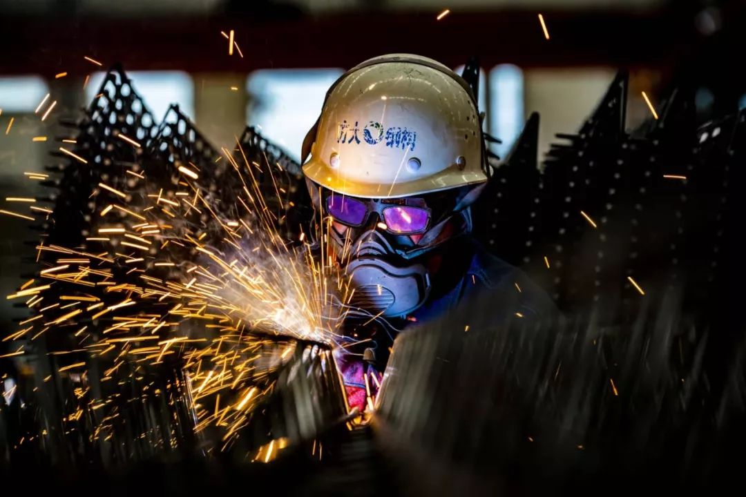 山东能源集团致敬劳动者摄影作品展一