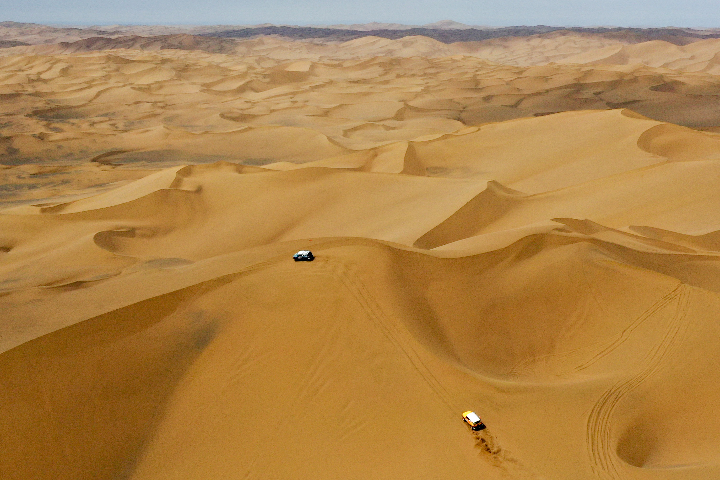赛车——鄯善库木塔格沙漠t2沙漠全国挑战赛开赛