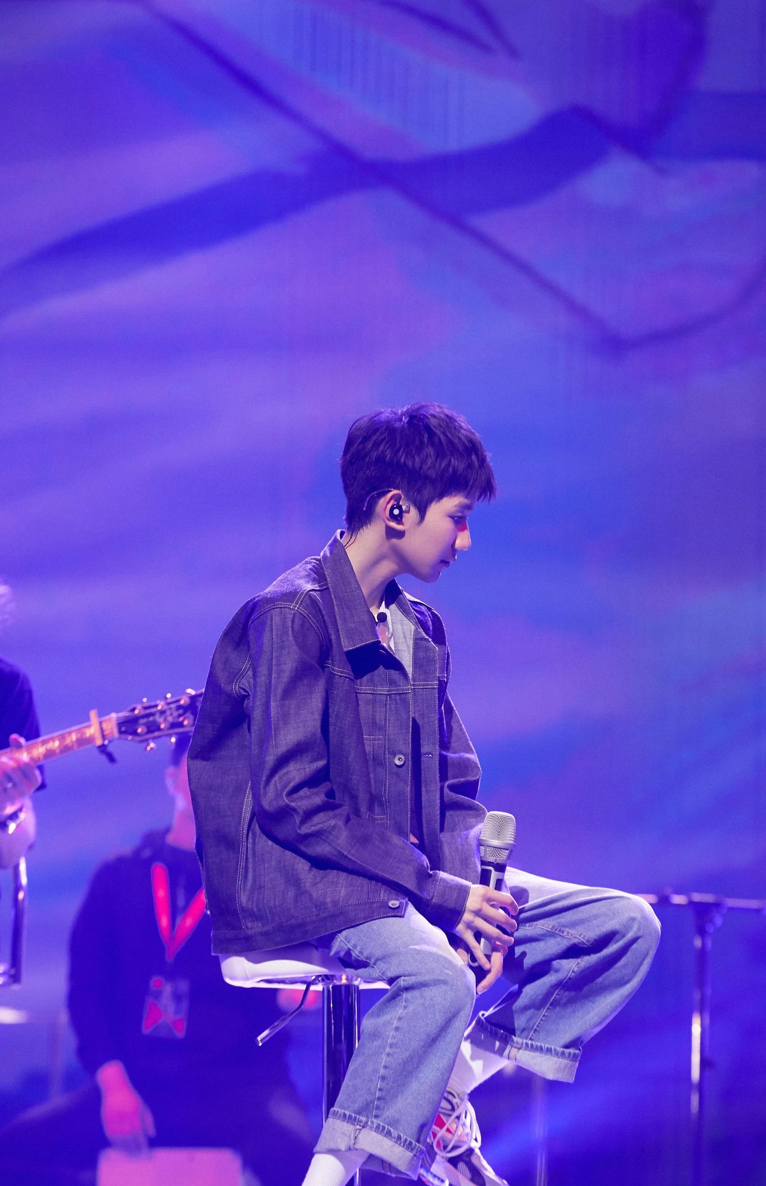 唱作人王源唱出甜蜜憧憬,把最美好的故事唱给"天使"听