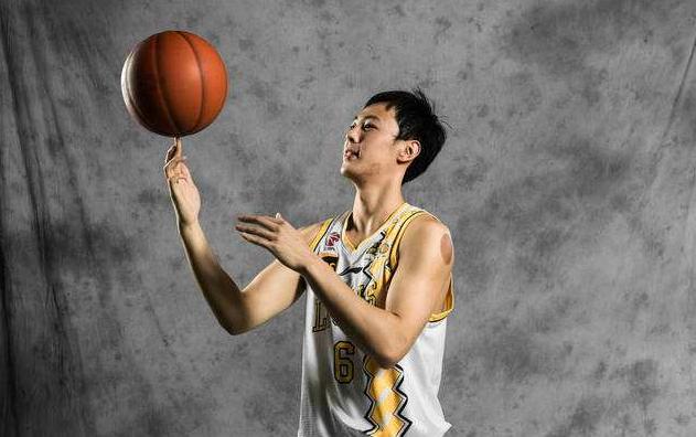 cba本赛季最大的谜团 新疆男篮当初为何要引进他?_姜文