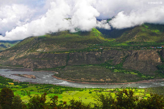 原创世界上最深的峡谷如巨龙盘延在青藏高原堪称地球最后秘境