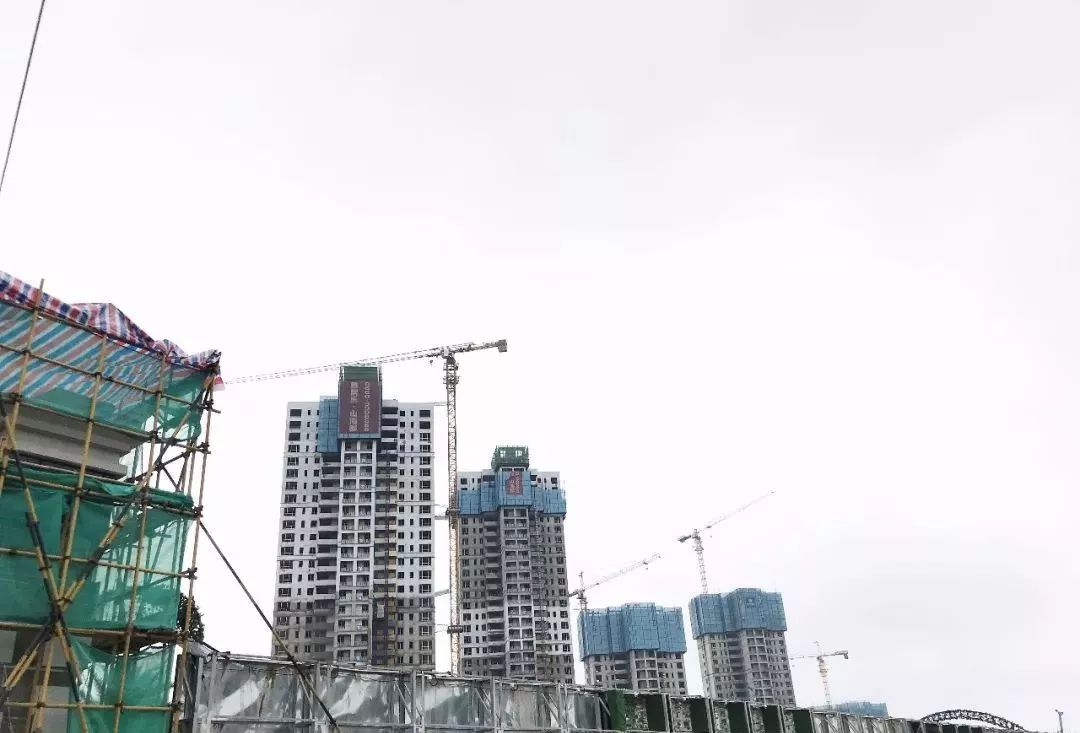 成 员:蔡在扬(市检察院)吴若昊(市住建局)范振学(市自然资源局)副组长