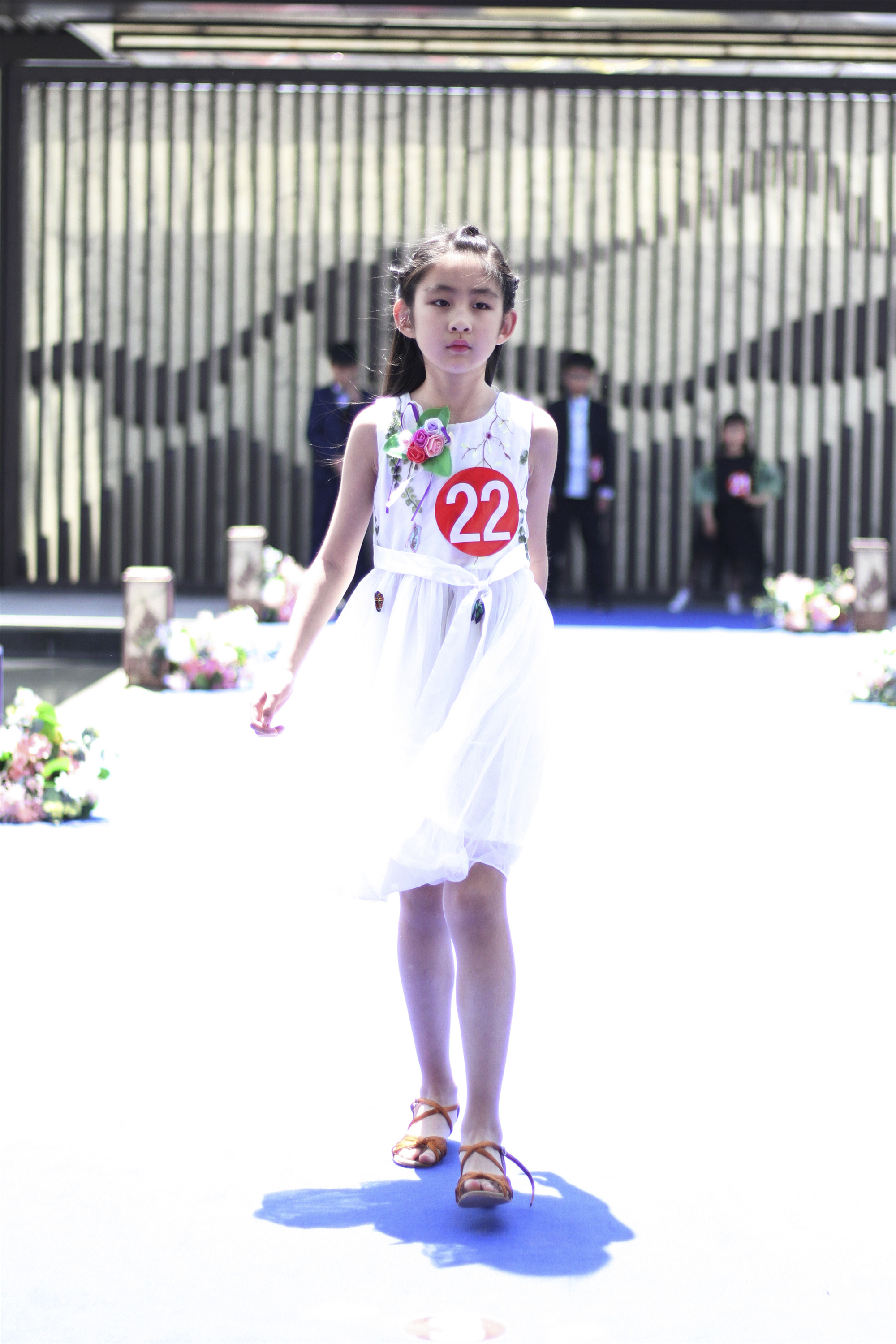 5月1日的少儿模特大赛中,20多位来自敏行星模力的少儿宝贝参加了比赛