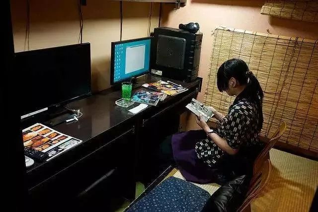 日本的"网吧难民"