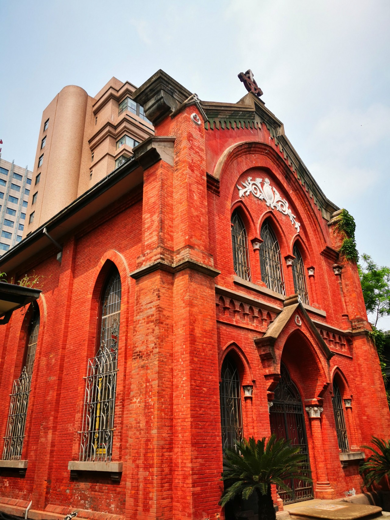 隐藏杭州红会医院内的红砖洋房八十年前曾是贫苦百姓心中的圣地