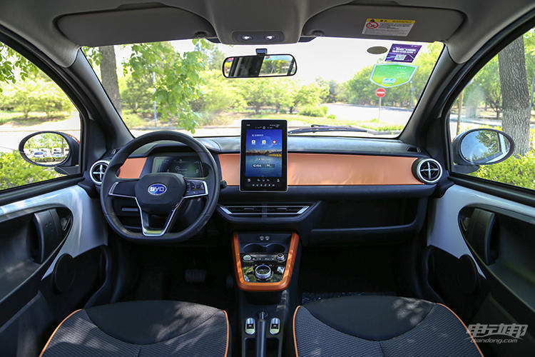 科技与复古并存短暂体验比亚迪e1感受