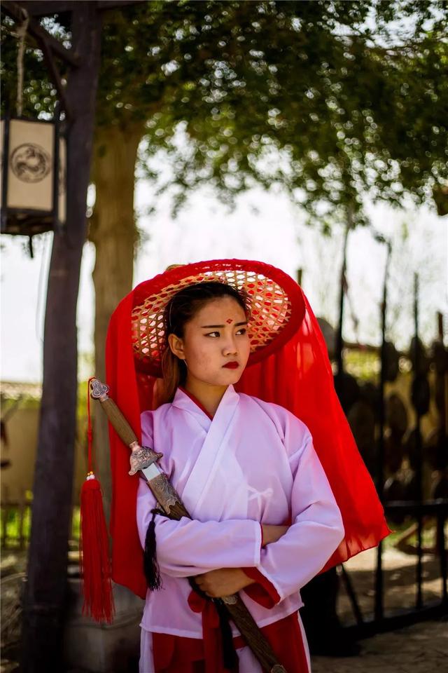 还有西北笑星,歌星齐聚演出!_樊宝