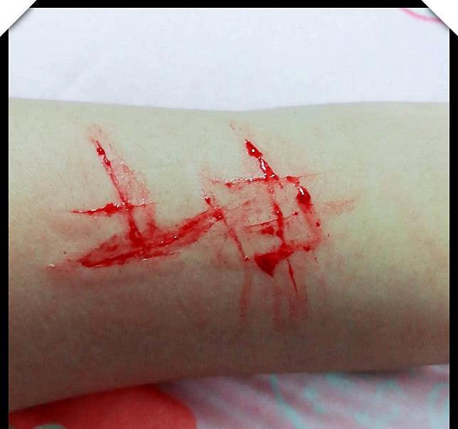 直接在胳膊上刻字_头发