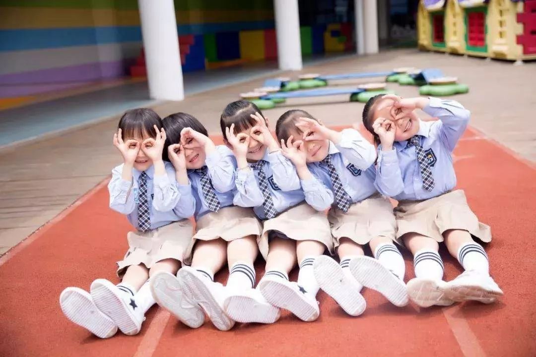 创意满满幼儿园毕业照