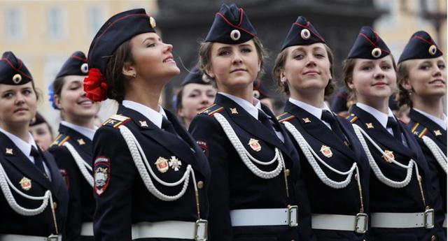 美国为什么很少阅兵美总统条件达不到