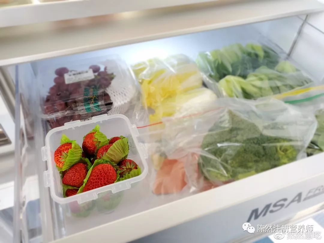 慧存储食材要这样摆放不然冰箱就是变质食物的仓库