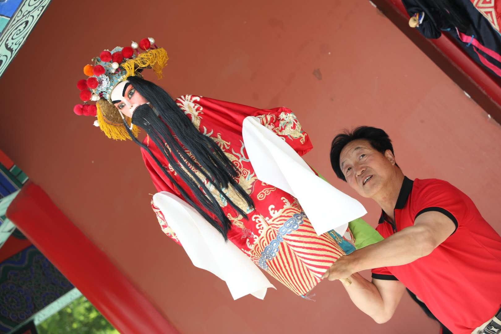 活灵活现的《牛斗虎》,生动有趣的《木偶戏》,响彻云霄的《殿镇锣鼓》