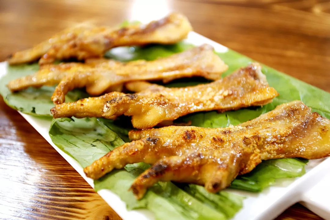 能够将这一小块烤到如此完美的程度滋味则是外焦香,里咸香咬开一块便