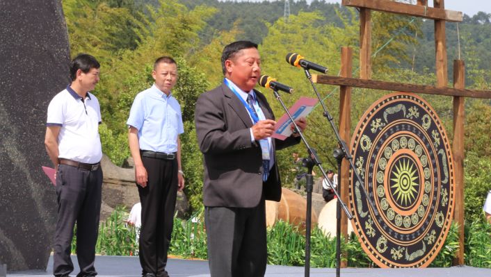 万盛经开区管委会副主任,旅游工委书记唐应良先生致辞.