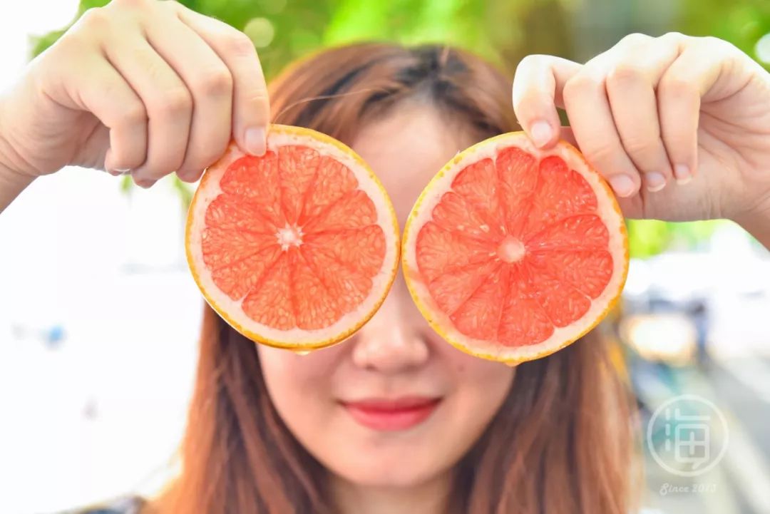 看着如此撩人的西柚红,编辑部的小仙女们都忍不住直呼想再去囤一只see