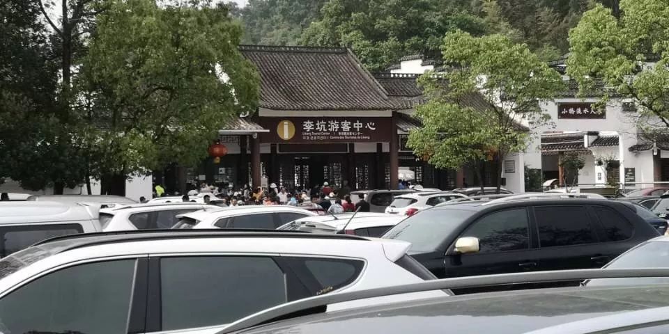 五一假期自駕遊,婺源備受追捧,擋不住遊客的熱情_景區