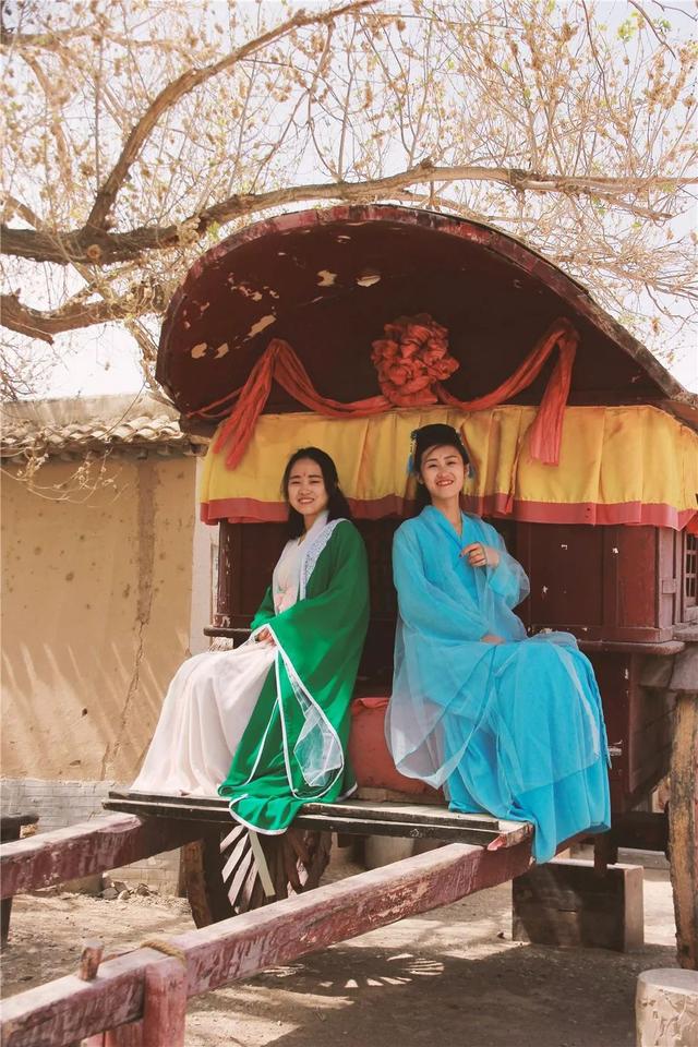 还有西北笑星,歌星齐聚演出!_樊宝