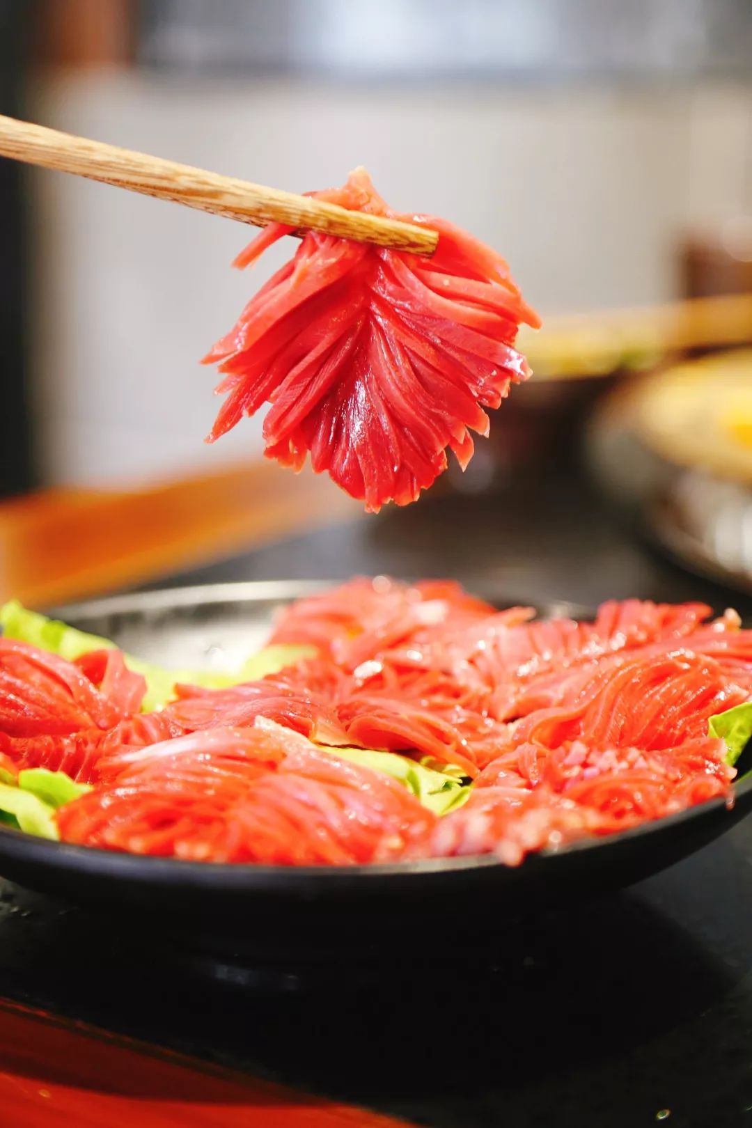 因为"花瓣"众多,胗花早已入味良久,吃上去q弹脆爽,美不胜收~珮姐卤