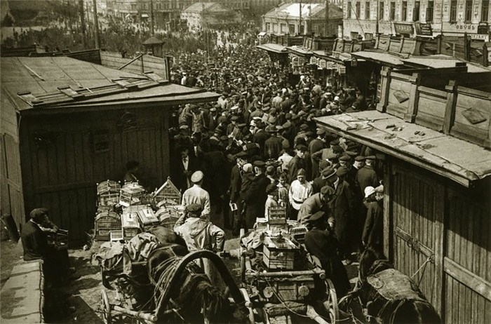 1920年代的莫斯科,苏联早期的社会主义模样,一场大饥荒悄悄逼近