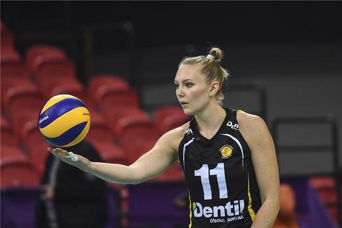 2014年女排世锦赛,法赛特和墨菲轮流首发,帮助美国女排获得金牌,这