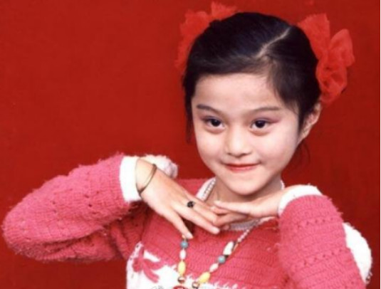 范冰冰出生曾被医生夸最好看的婴儿范丞丞的出生照就差很多