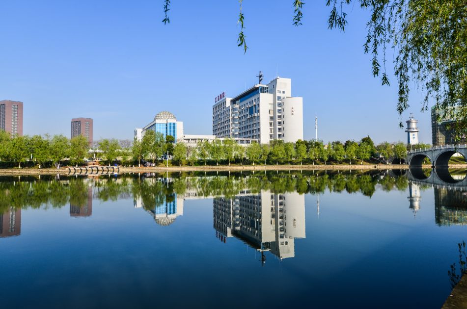 科研硕果累累 国际教学勇为人先 应用型人才供不应求 ——江苏海事