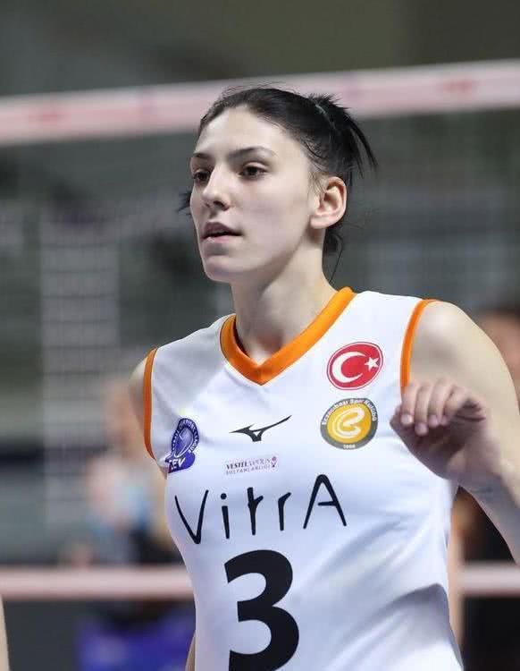 遗憾朱婷27分难救主伊萨逆转扳平比分银行痛失提前卫冕