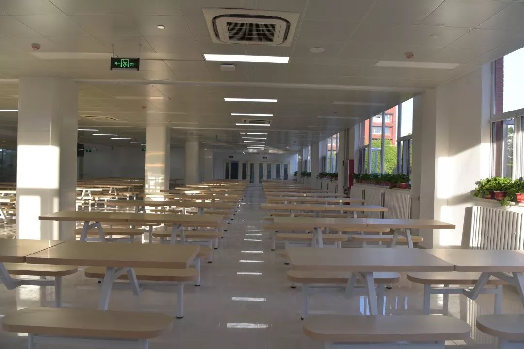 凝心聚力共破时艰人大附中食堂改造工程顺利完工圆满开餐