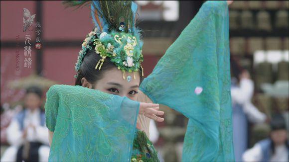 张含韵沉寂多年,《兰陵王妃》也被埋没了很多年,如今的张含韵再走到人