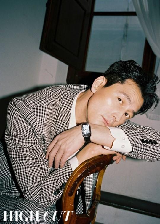 韩国艺人郑雨盛意大利拍时装杂志照