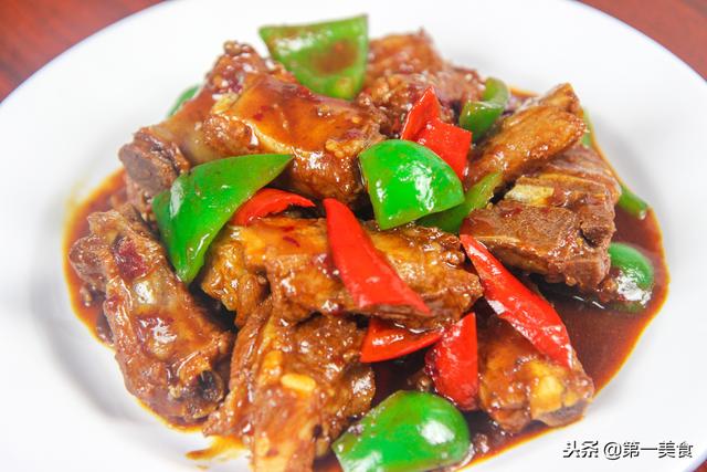 厨师长教你家常红烧排骨的做法学会这个做法大口吃肉就是解馋
