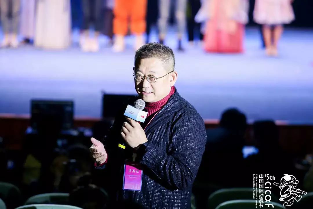 李立宏老师夸赞表演者专注,标准,给他的印象特别深
