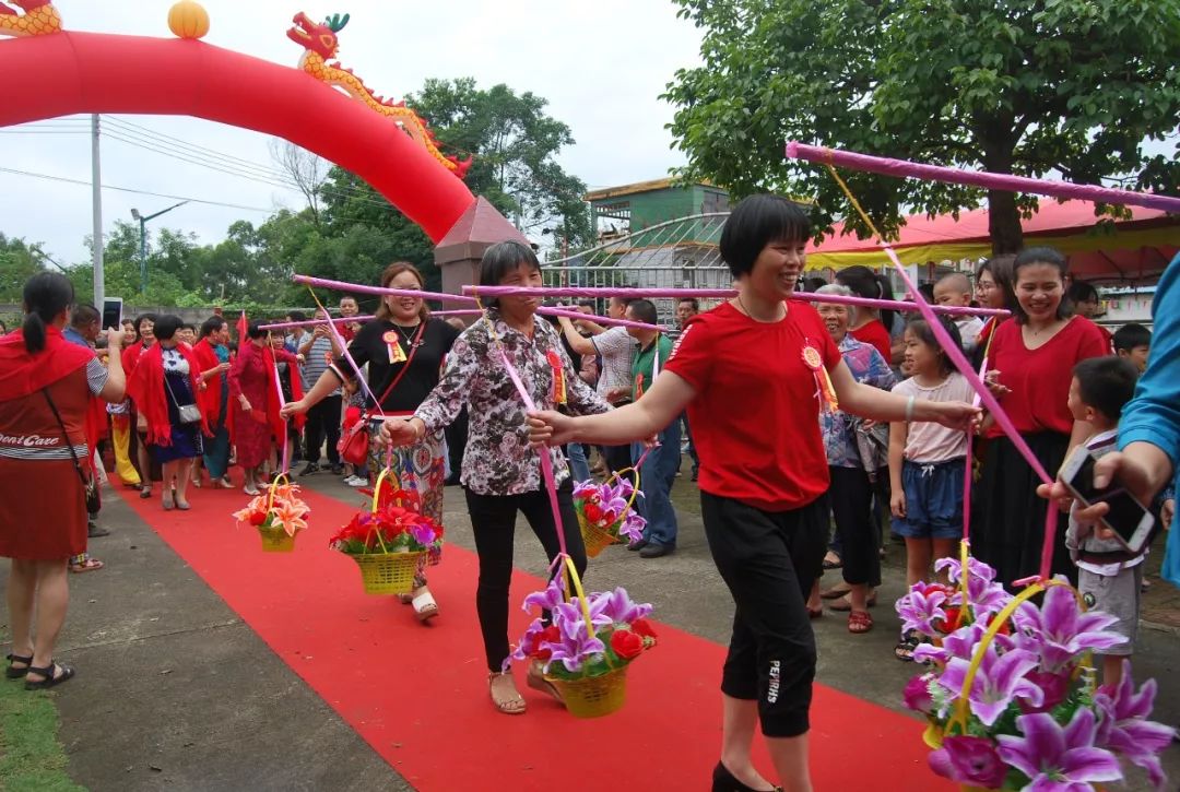 博羅柏塘:300多位嫁出女回孃家聚會,擺了一百二十圍