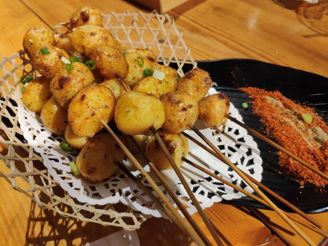 烤满分——楼下的烧烤店