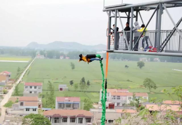 运行高度46米弹跳高度42米永城芒砀山的蹦极你敢跳吗