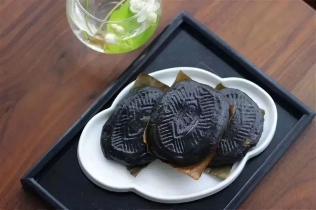 黑龟粿10.英都咸水鸭9.鸡卷8.香芋贡丸7.洪濑卤鸭6.英都麻糍5.