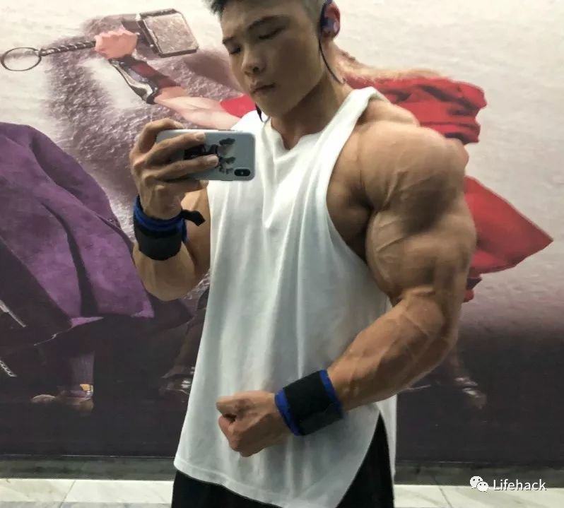 正太脸金刚身,这位21岁体院小哥怪猛的!_肌肉
