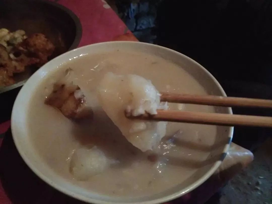 萧县农村人那可是无人不知,无人不晓说起"红芋糊涂"地道嘞对,就是红薯