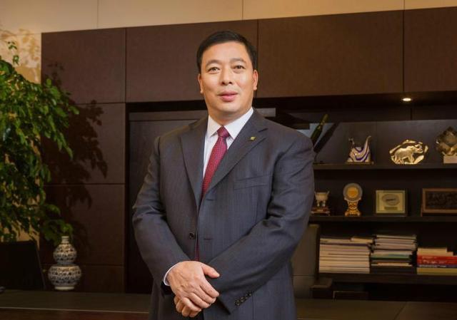 低调的苏州首富:14岁辍学,20岁赚到百万身家,今企业年收3717亿