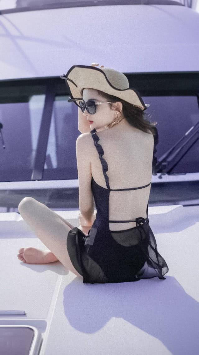 古力娜扎晒27岁生日美照清纯甜美的她该走性感御姐风网友赞