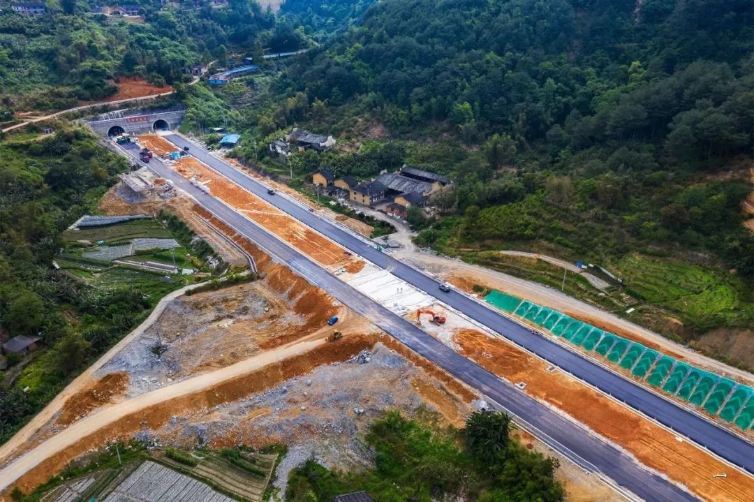 坂东十几分钟到县城一小时到福州