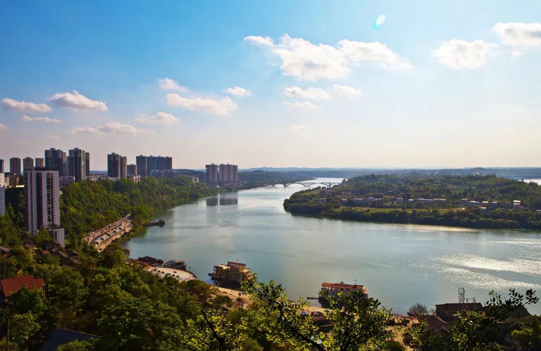 "之称嘉陵江中游地处四川盆地东部武胜"诗画田园"的乡村马拉松向兵兵