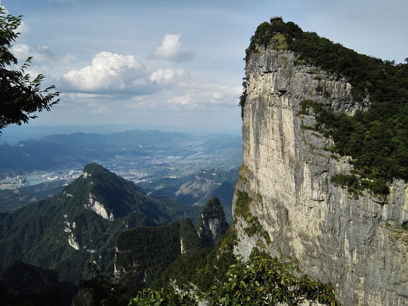 会发现就像完全进入了另外一个世界,有种"地下龙宫"的感觉,门票103元
