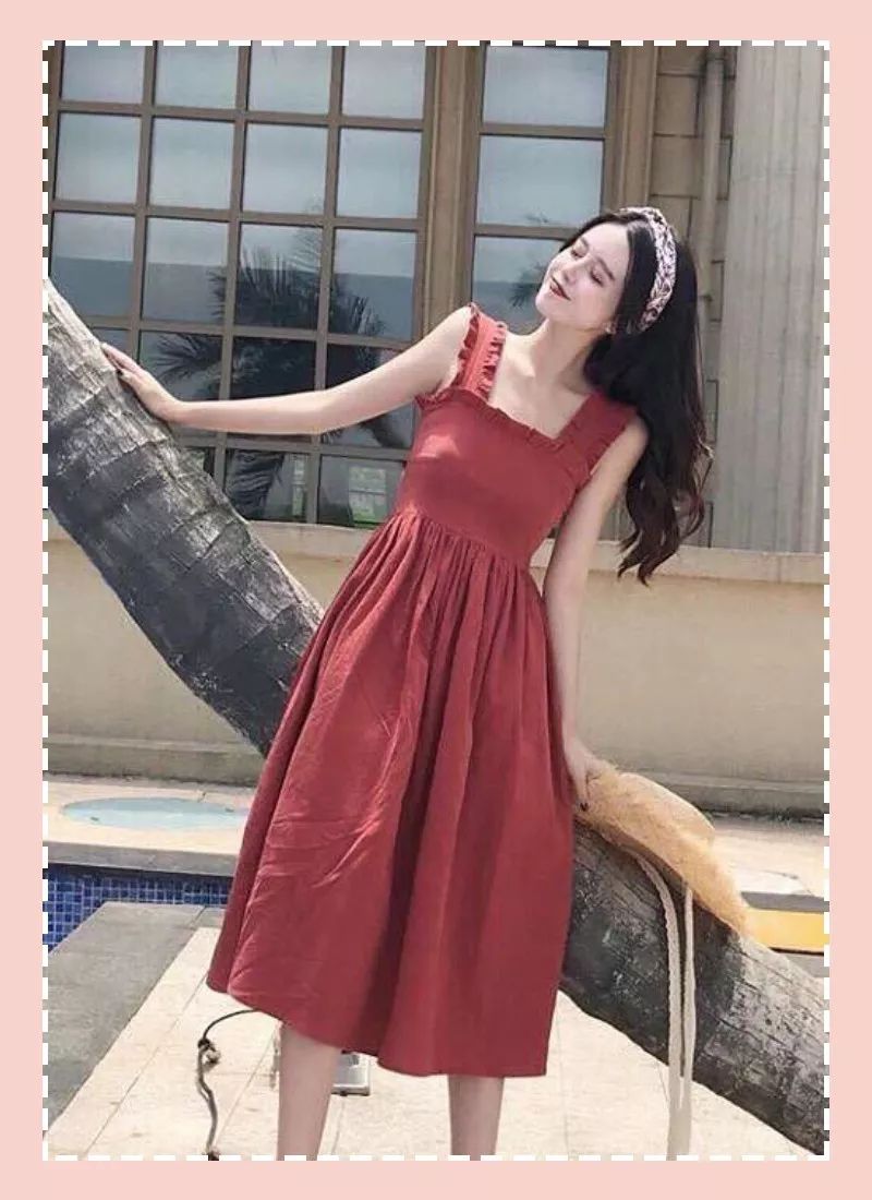 低调稳重的 砖红色也是一个不错的选择,肤白的人穿顶多是好看,但黑