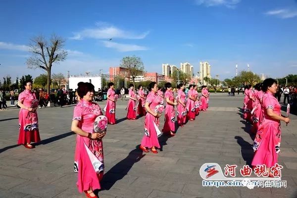 河曲五一假日旗袍走秀扮靓临隩公园